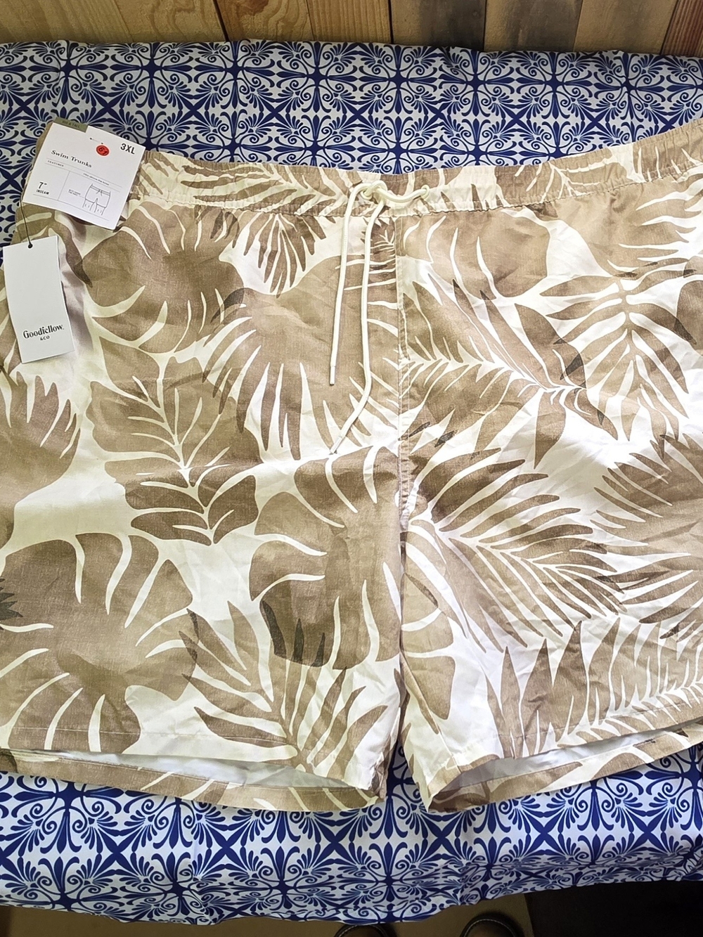 Goodfellow & Co Tan and White Tropical Leaf-Print Swim Trunks 3xl